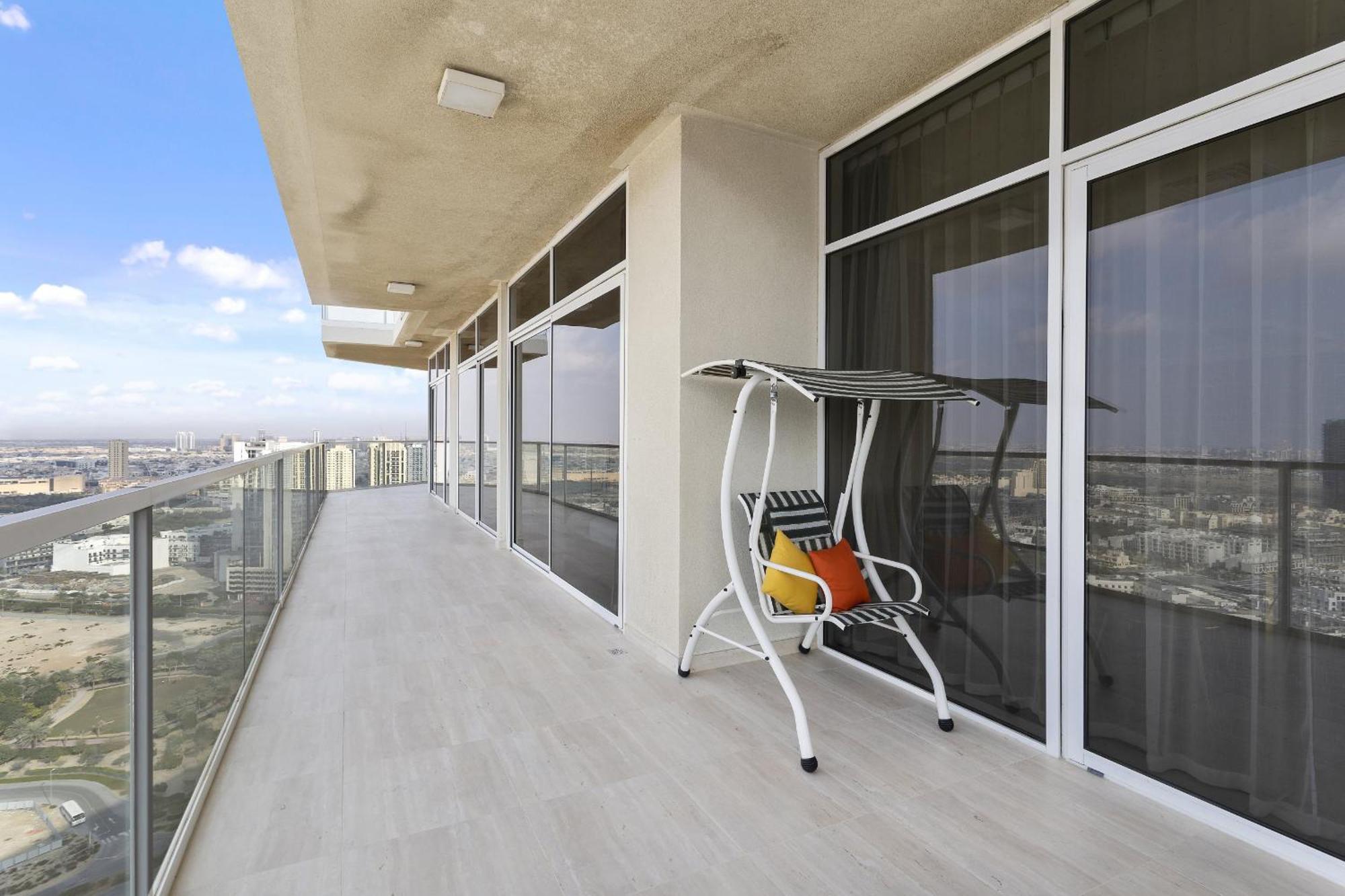 Vayk - Luminous 4-bedroom Penthouse With A Generous Terrace Apartment