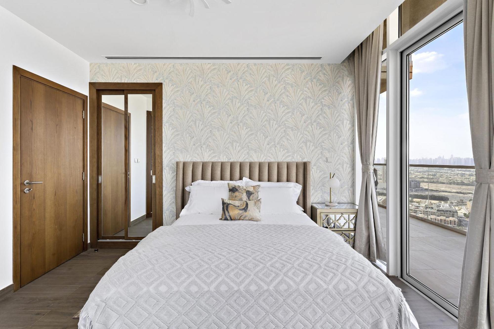 Vayk - Luminous 4-bedroom Penthouse With A Generous Terrace Dubai