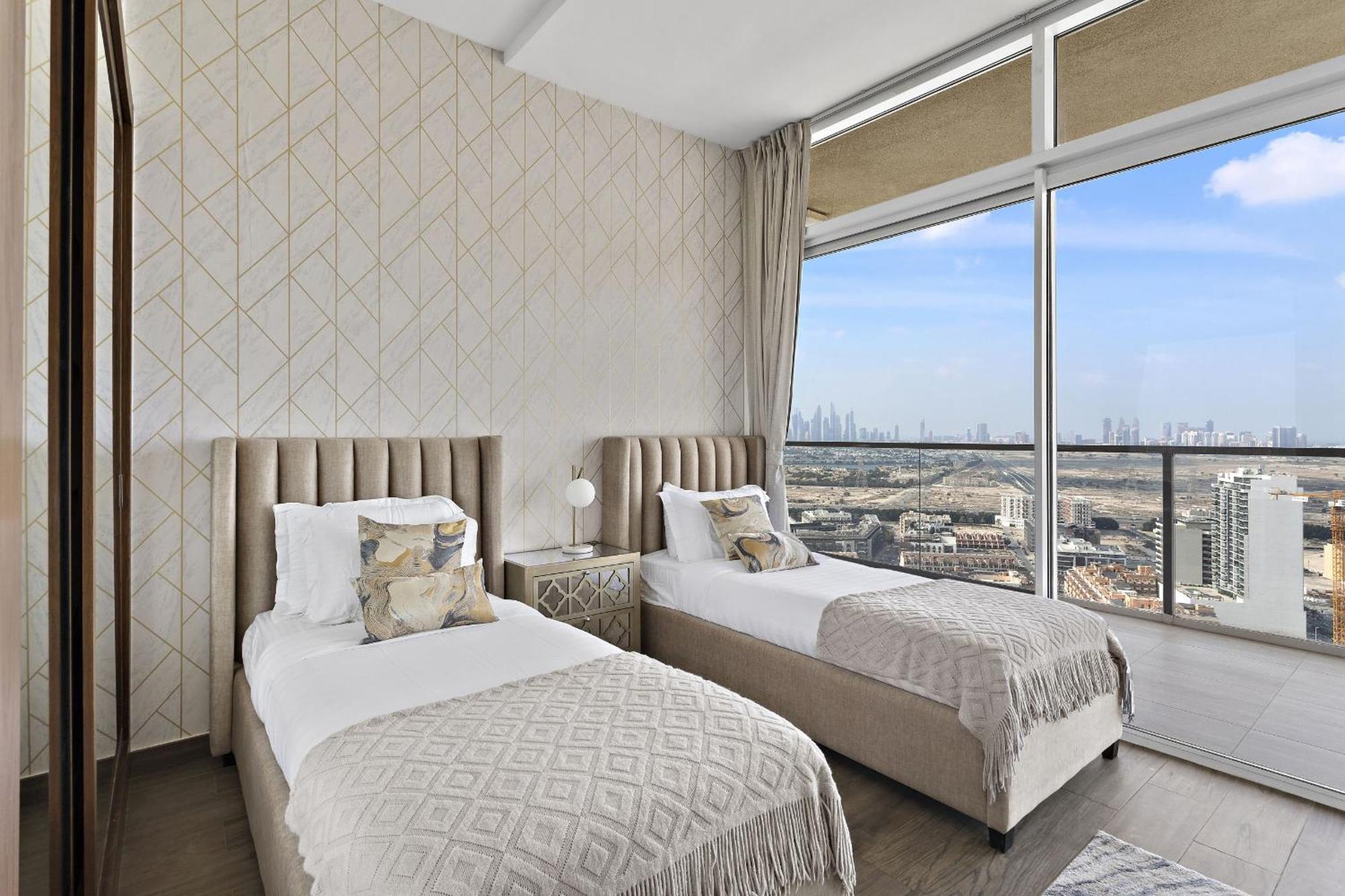 Vayk - Luminous 4-bedroom Penthouse With A Generous Terrace Dubai