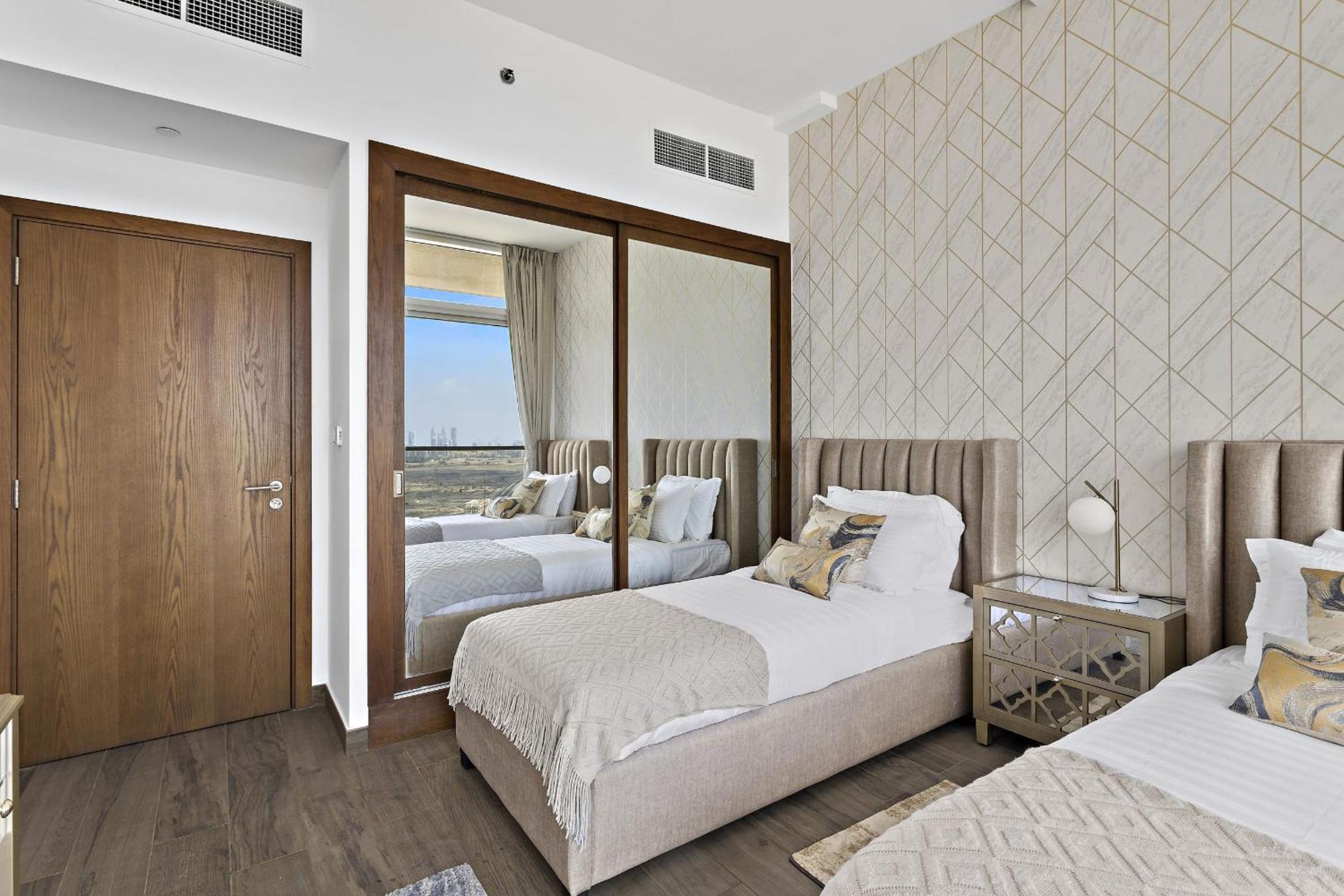 Vayk - Luminous 4-bedroom Penthouse With A Generous Terrace Apartment *
