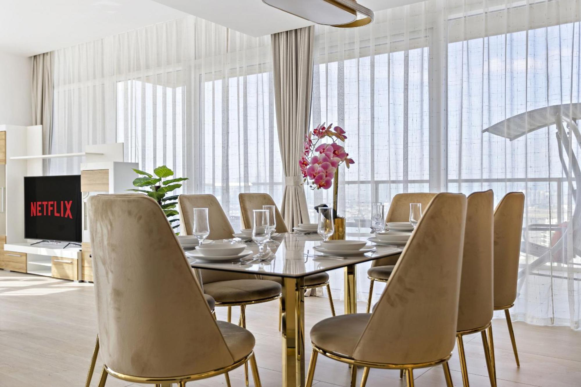 Vayk - Luminous 4-bedroom Penthouse With A Generous Terrace Apartment *